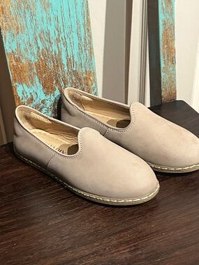 Charix Safari Nubuck Slip On Size 36